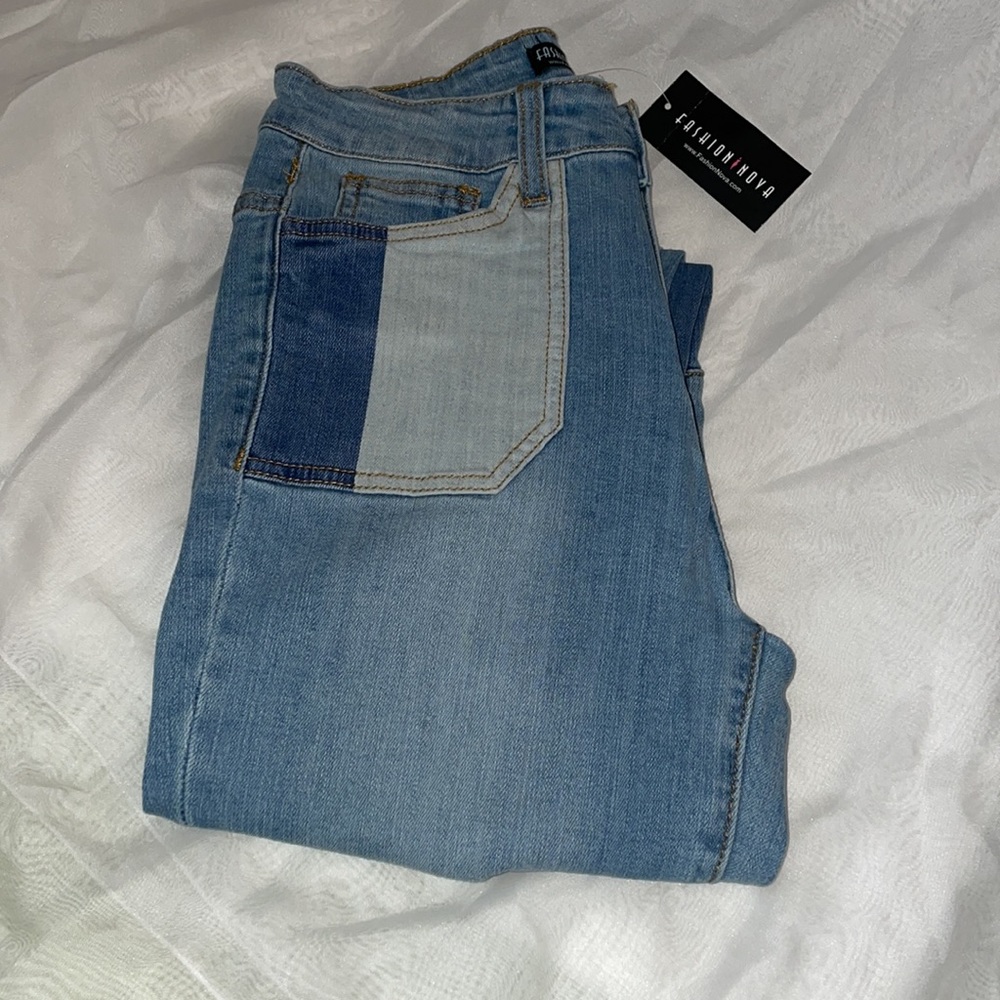 NWT Fashion Nova 3 Missed Calls Light Wash Skinny Jeans (Size 5)